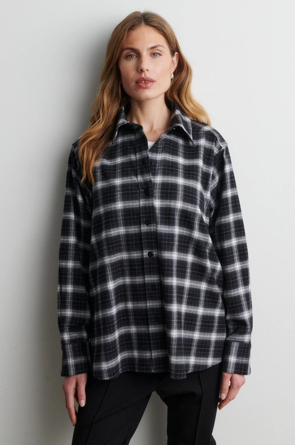 Genola Shirt Black - Second Female