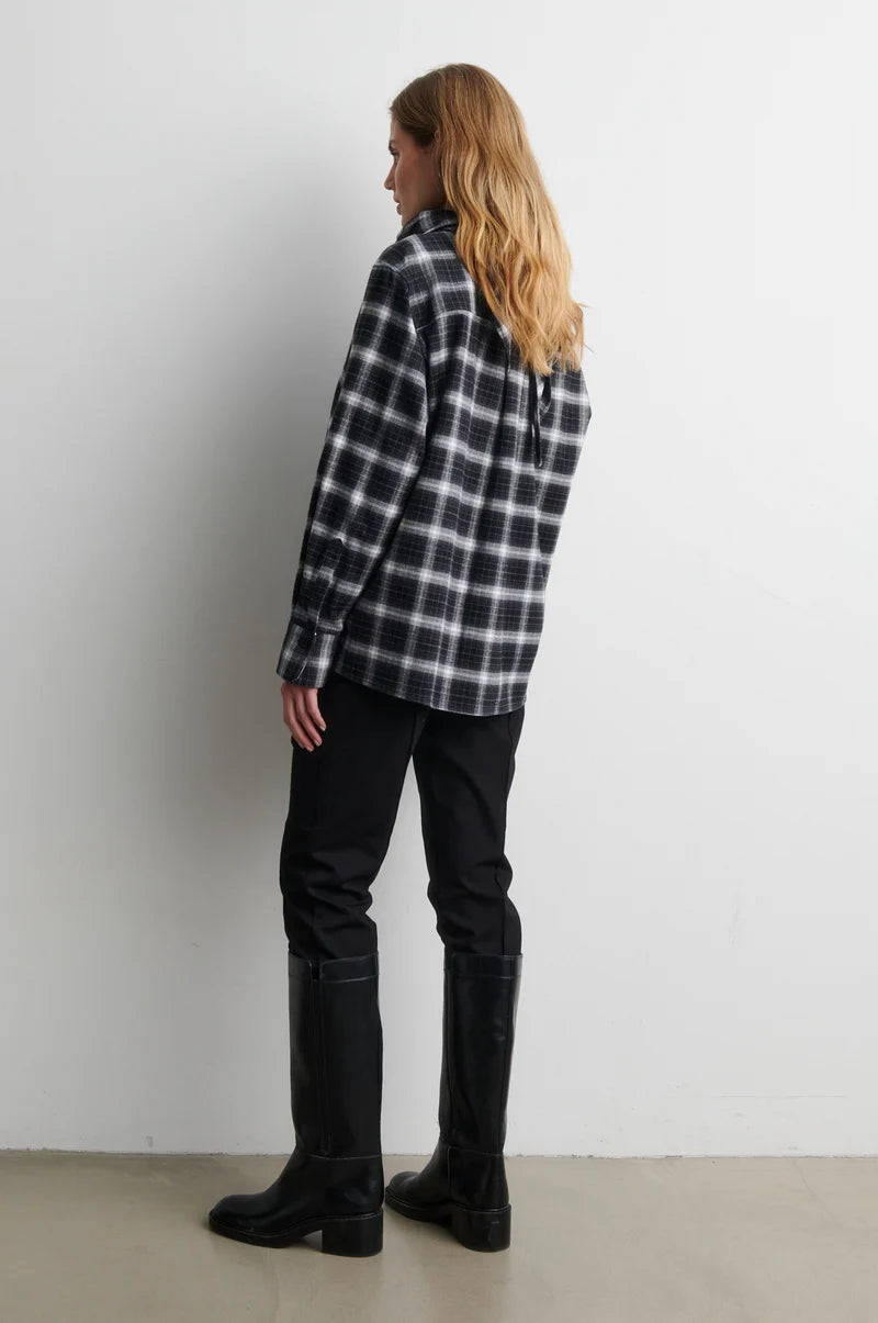 Genola Shirt Black - Second Female
