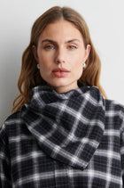 Genola Scarf Black - Second Female